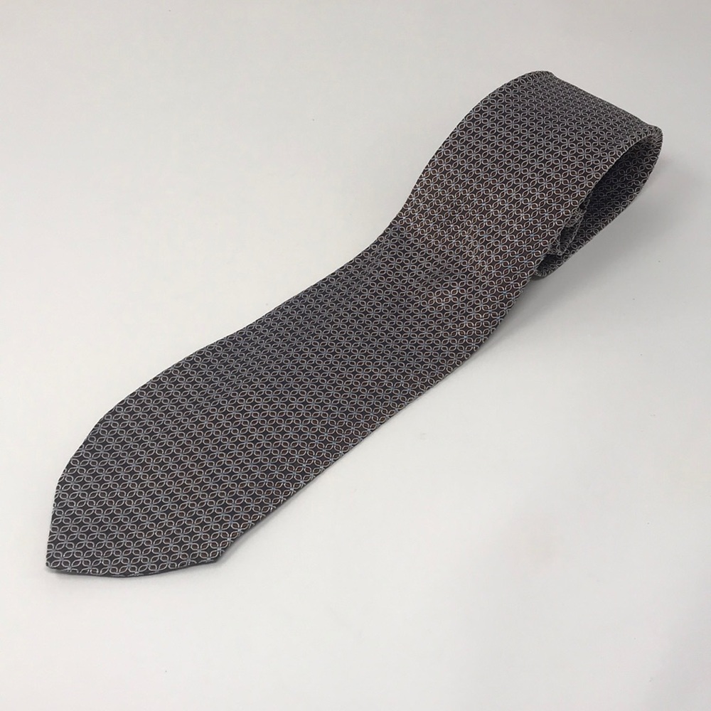 Brook Brothers men’s tie.